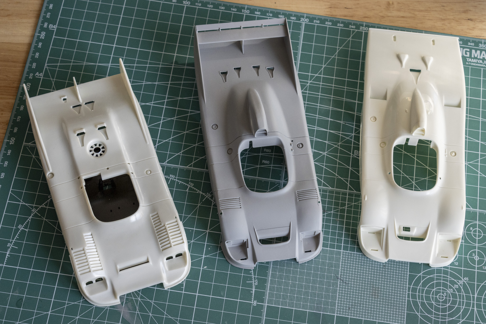 Let's review Mitsuwa's 1/24 Martini Porsche 936 and Tamiya's two 1