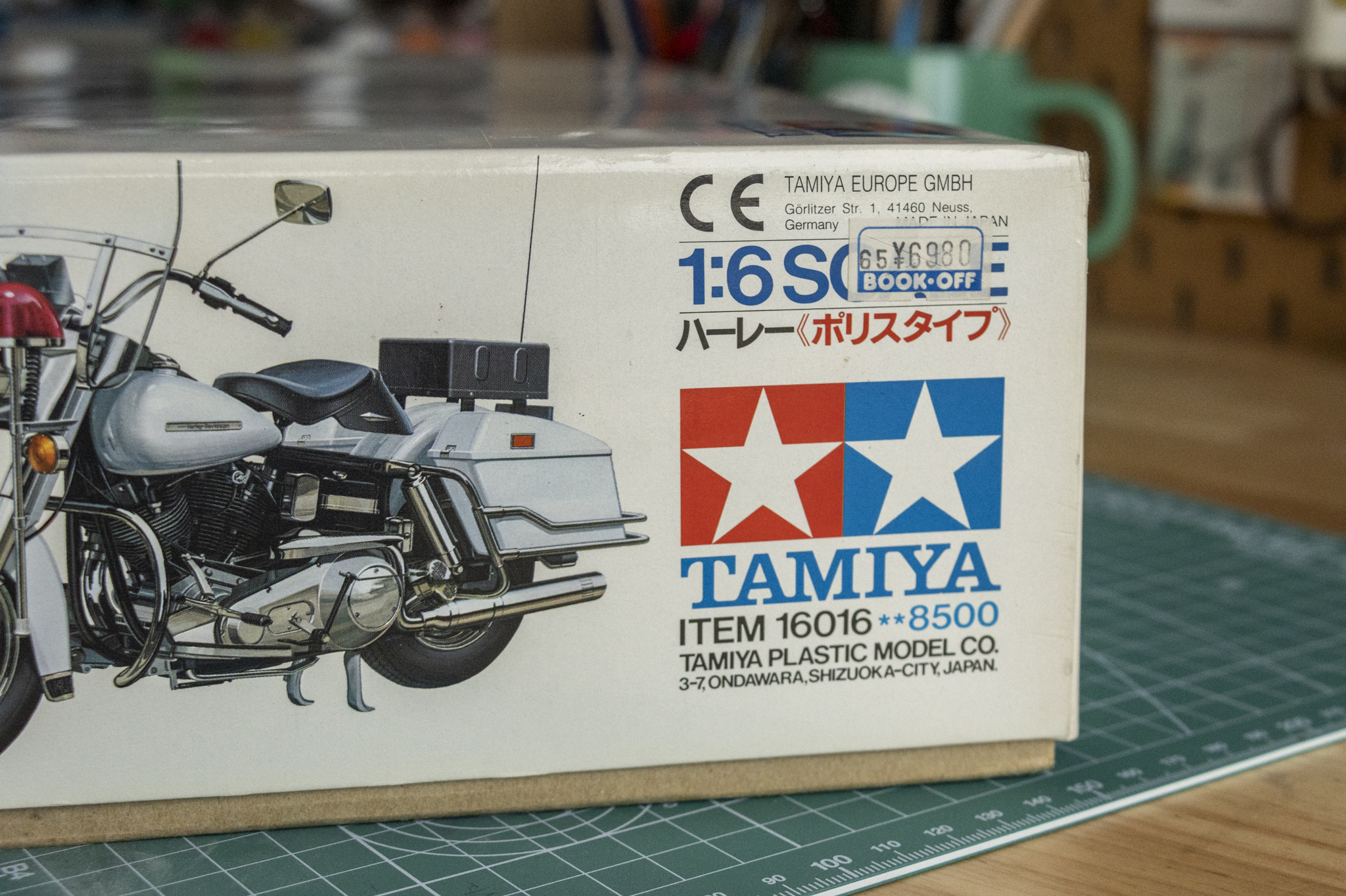 Let's review Tamiya's 1/6 Harley-Davidson FLH1200 Police Bike