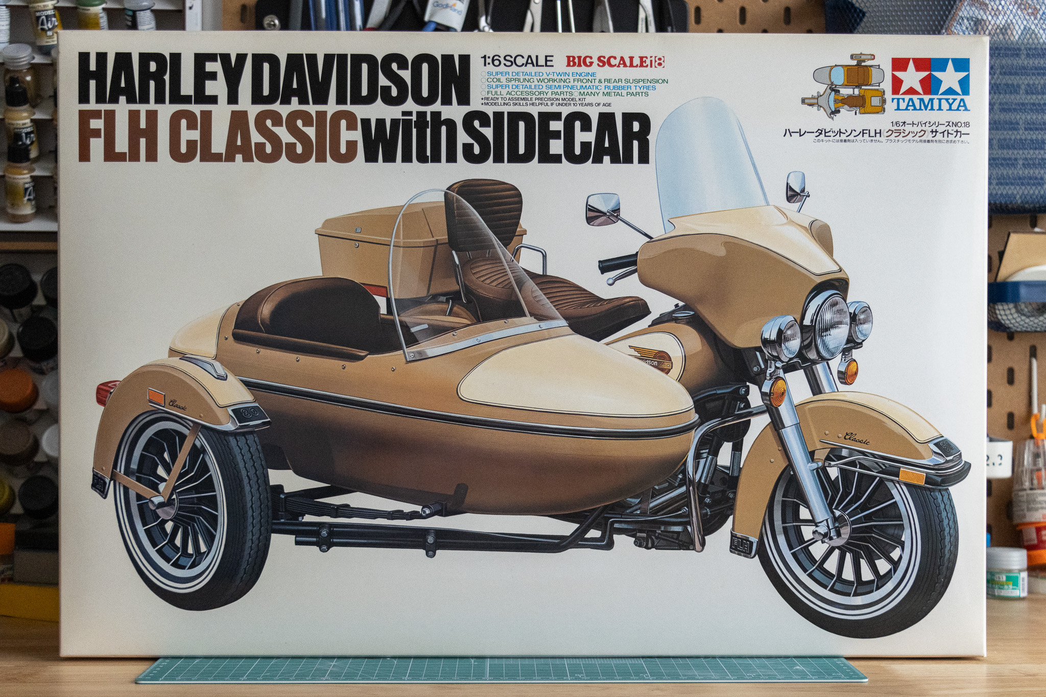 オートバイ・バイク HARLEYDAVIDSON FLH CLASSIC with SIDE CAR Let's review Tamiya's 1/6 Harley-Davidson FLH Classic with Sidecar